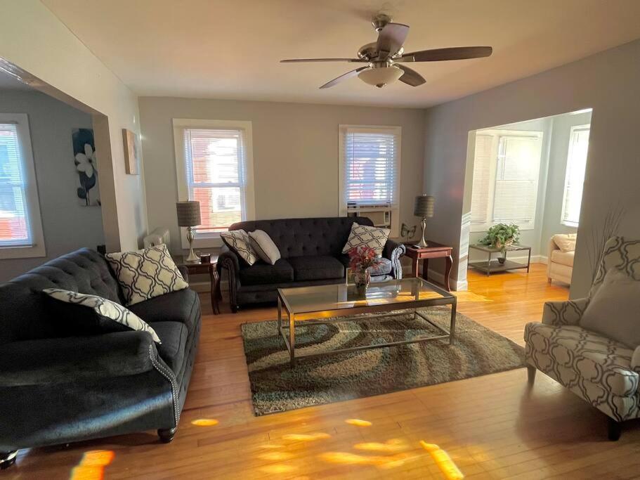 Three Bed One Bath Apt 25 Mins To Nyc Belleville Exterior photo