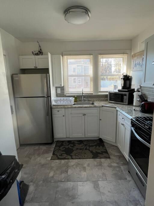 Three Bed One Bath Apt 25 Mins To Nyc Belleville Exterior photo