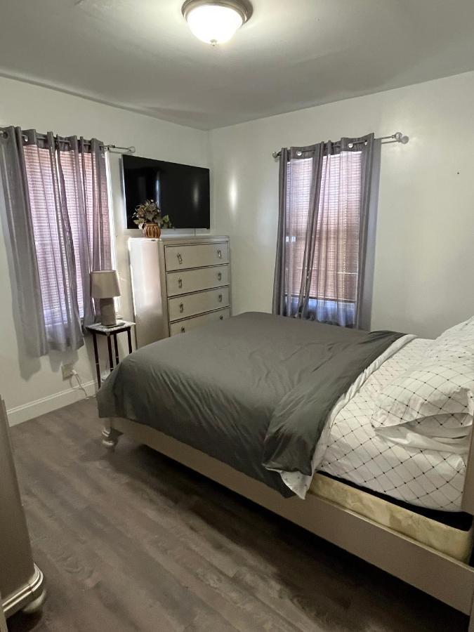Three Bed One Bath Apt 25 Mins To Nyc Belleville Exterior photo