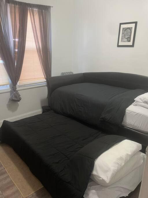 Three Bed One Bath Apt 25 Mins To Nyc Belleville Exterior photo